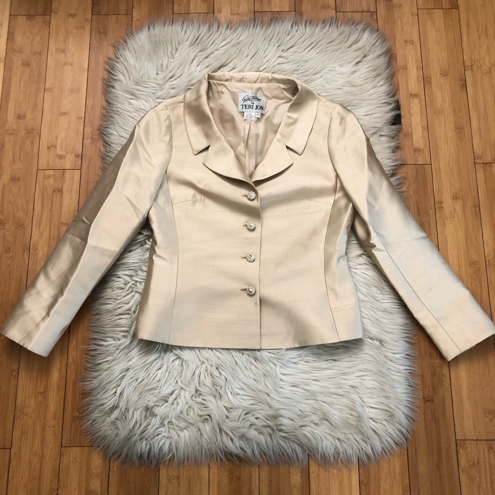 Rickie Freeman Teri Jon Silk Wool Cream Tailored Rhinestone Button Jacket size 8